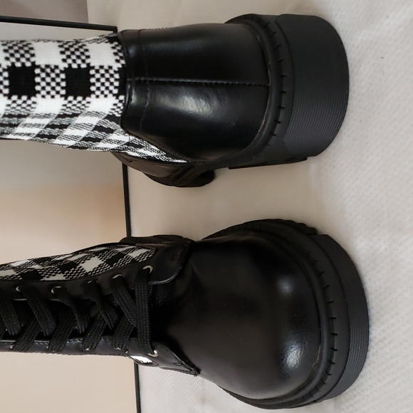 NEW BCBGENERATION Tassie Lace-Up Bootie - Picture 9 of 14